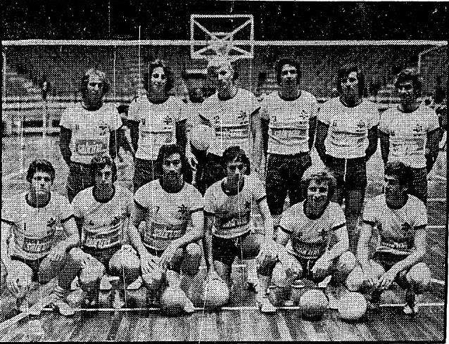 כדורעף - תמונה קבוצתית 1974-75.jpg