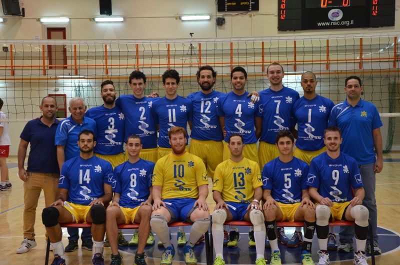 קובץ:כדורעף - תמונה קבוצתית 2015-16.jpg