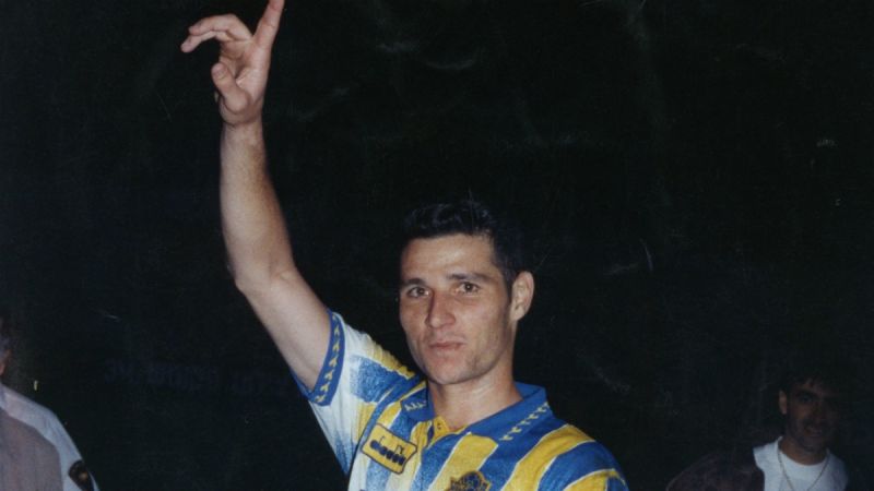 קובץ:איציק זוהר מעונת 1993-94.jpg