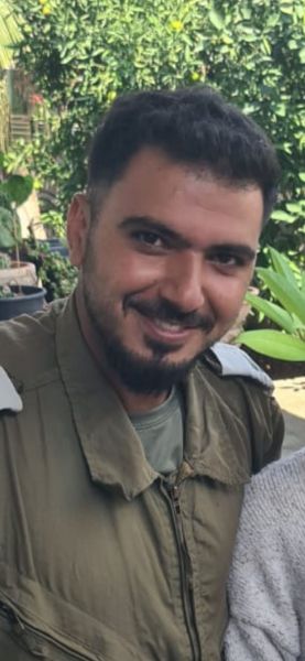 קובץ:הנצחה- נצר שמחי.jpeg