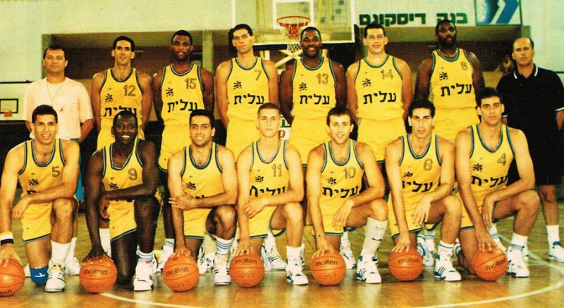 קובץ:כדורסל - תמונה קבוצתית 1990-91.jpg