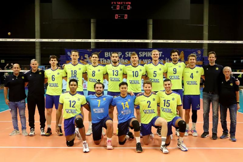 קובץ:כדורעף - תמונה קבוצתית 2020-21.jpg