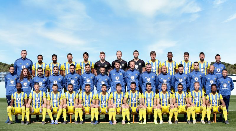 קובץ:תמונה קבוצתית 2018-19.jpg