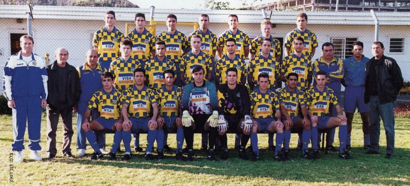 קובץ:תמונה קבוצתית 1994-95.jpg