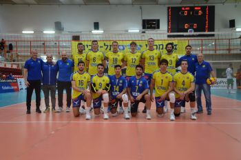 סגל מכבי עף לפני המשחק מול ניקוסיה 12-01-2023.jpg