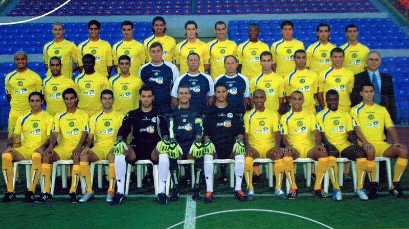 קובץ:תמונה קבוצתית 2004-05.jpg