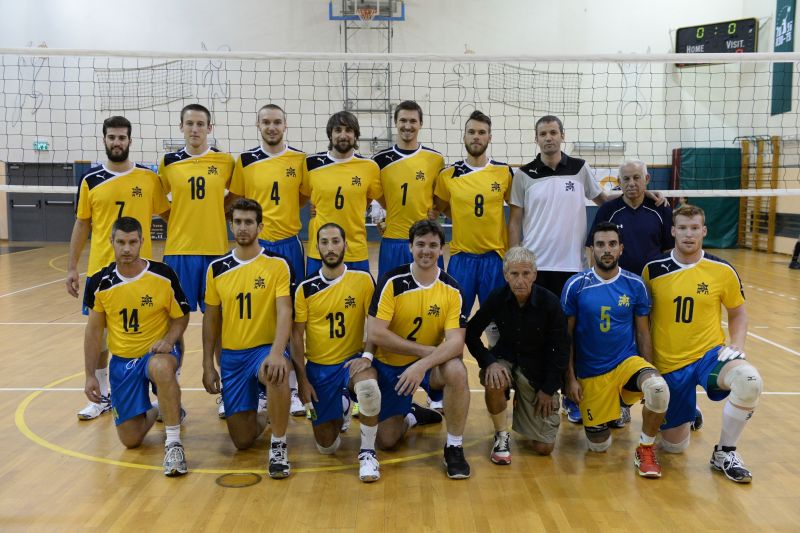 קובץ:כדורעף - תמונה קבוצתית 2014-15.jpg